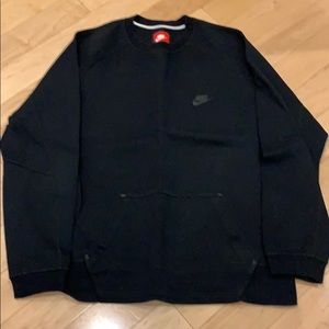 Men’s Nike Sportswear Tech Fleece sweater size L
